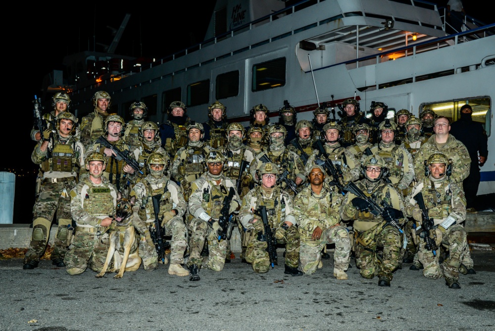 Members of the Maritime Security and Response Team during 2015 nighttime training operations. (U.S. Coast Guard) Members of the Maritime Security and Response Team during 2015 nighttime training operations. (U.S. Coast Guard)